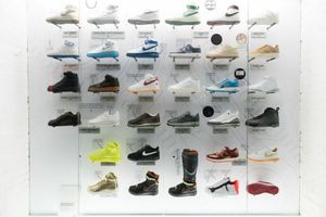 Nike скорочує виробництво кросівок Air Force 1 фото